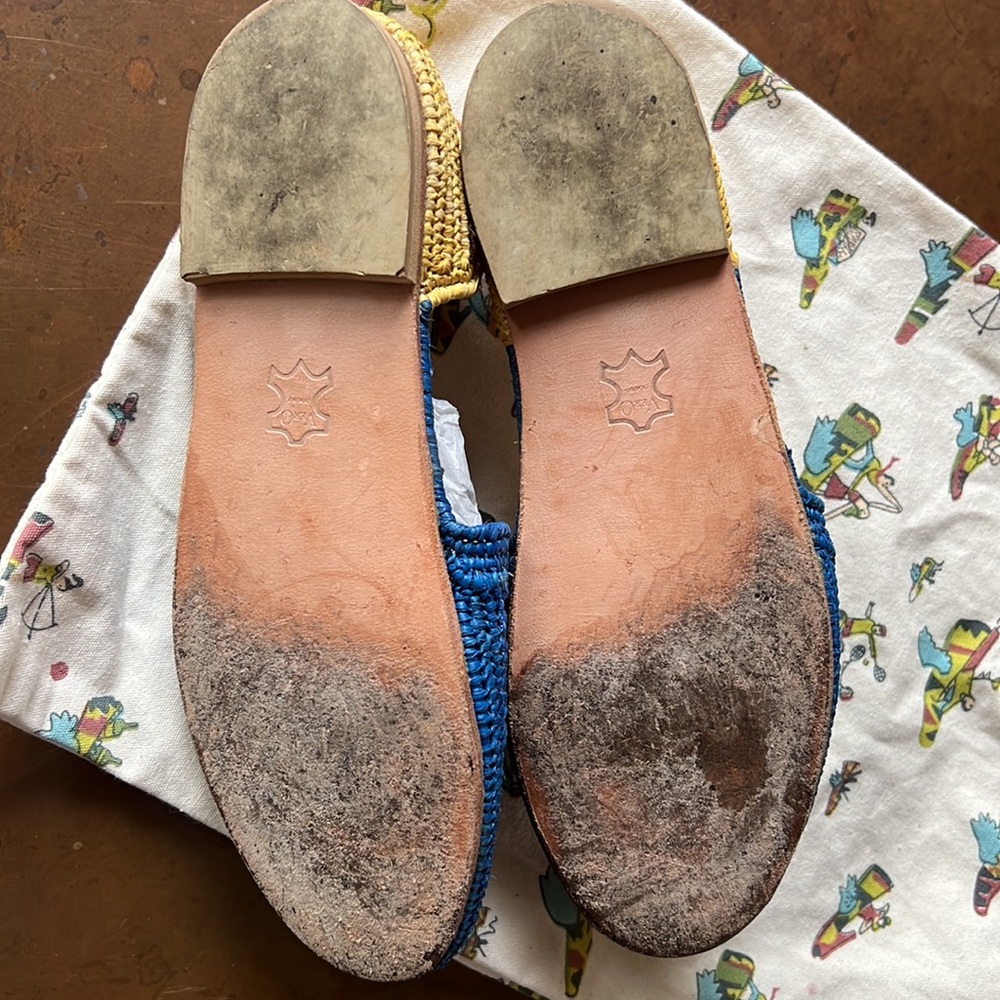 Artemis, 7.5, woven flat. Gently worn. - Picture 5 of 5